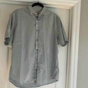 Mens Calvin Klein - short sleeve- button down shirt- size large